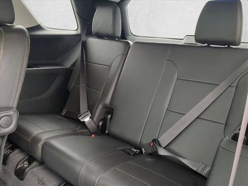 Used 2020 Chevrolet Traverse RS FWD image 28