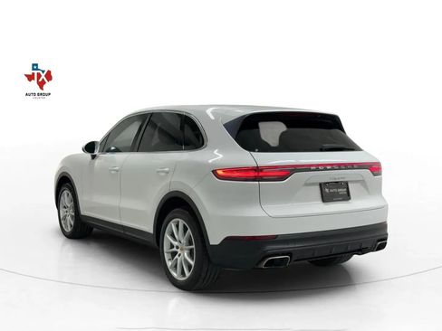 Used 2019 Porsche Cayenne Sport Utility 4D image 5