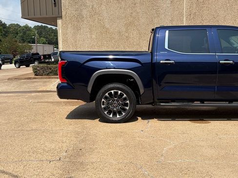 Used 2024 Toyota Tundra Limited AWD/4WD image 8