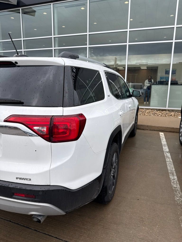 Used 2019 GMC Acadia SLT AWD/4WD image 4