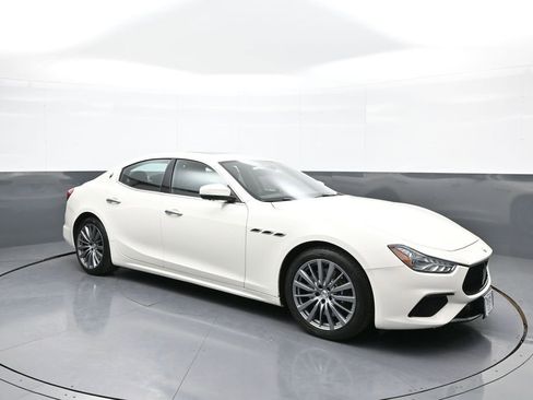 Used 2022 Maserati Ghibli Modena image 4