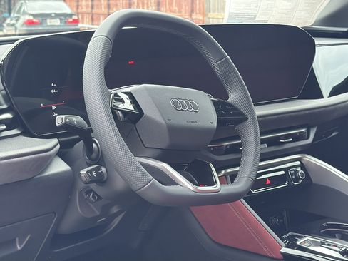 New 2025 Audi SQ5 Premium Plus image 10