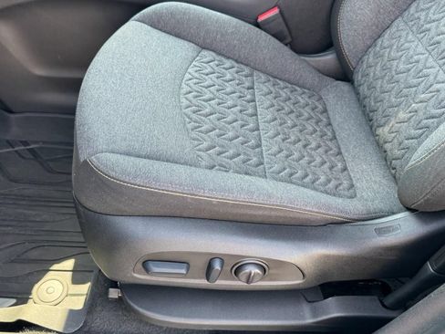 Used 2023 Chevrolet Equinox LT w/ LPO, Floor Liner Package AWD/4WD image 15