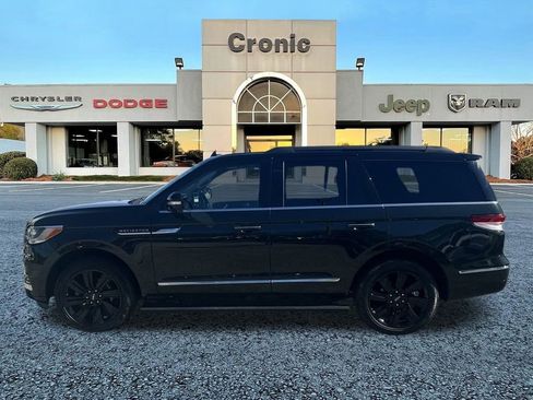 Used 2022 Lincoln Navigator Black Label image 6