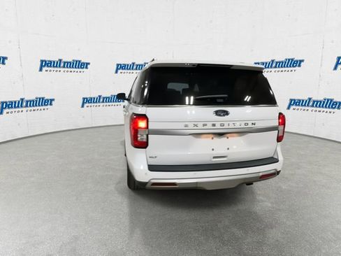 Used 2024 Ford Expedition XLT image 9