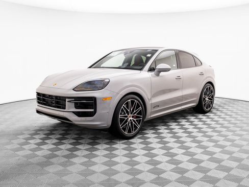 New 2026 Porsche Cayenne GTS image 1