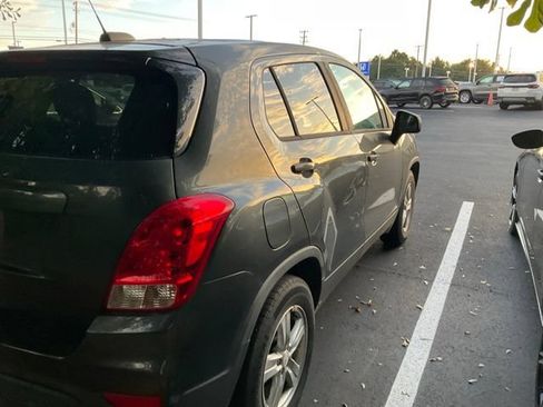 Used 2020 Chevrolet Trax LS w/ Tint and Cruise Package FWD image 4