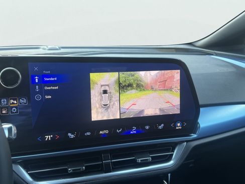 Used 2024 Chevrolet Equinox EV LT AWD/4WD image 13