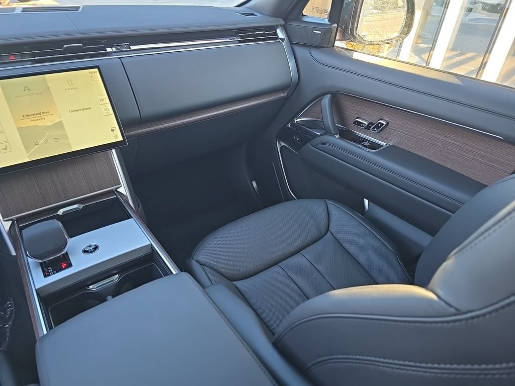 Certified 2026 Land Rover Range Rover SE AWD/4WD image 22