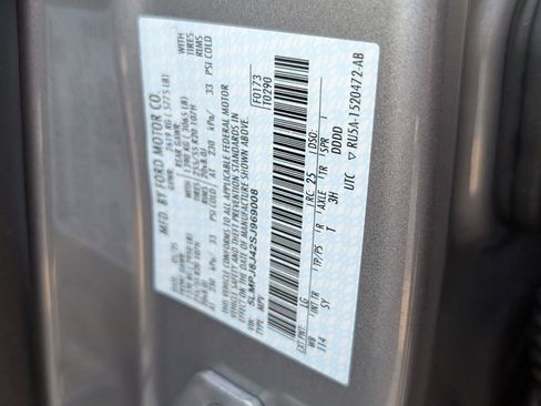 New 2025 Lincoln Nautilus Premier image 15