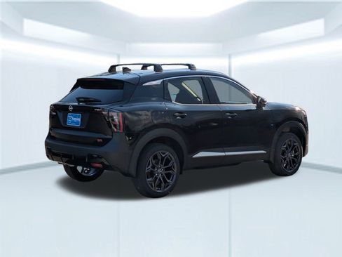 New 2026 Nissan Kicks SR FWD image 7