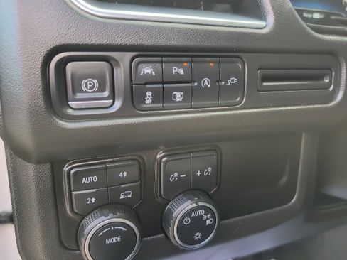 Used 2022 Chevrolet Tahoe LT w/ LT Signature Plus Package image 24