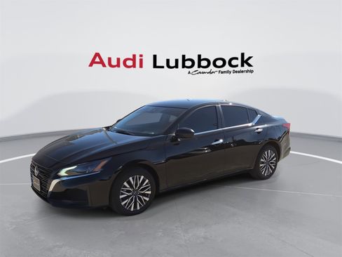 Used 2024 Nissan Altima 2.5 SV image 5