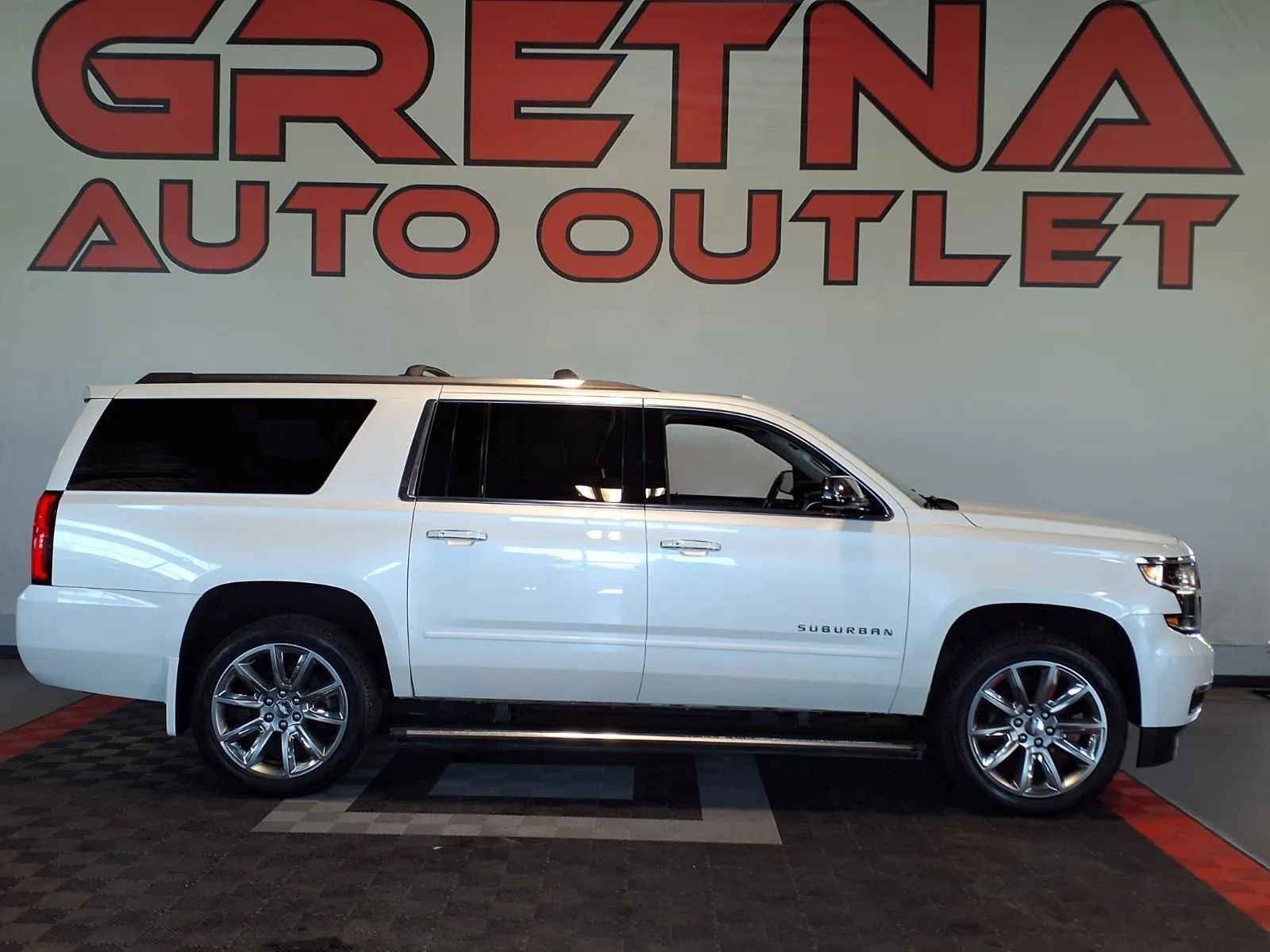 Used 2017 Chevrolet Suburban Premier AWD/4WD image 1
