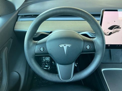 Used 2021 Tesla Model Y 2WD image 13