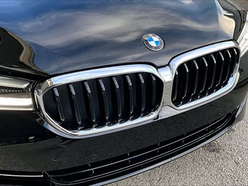 Certified 2023 BMW 530i xDrive w/ Premium Package image 29