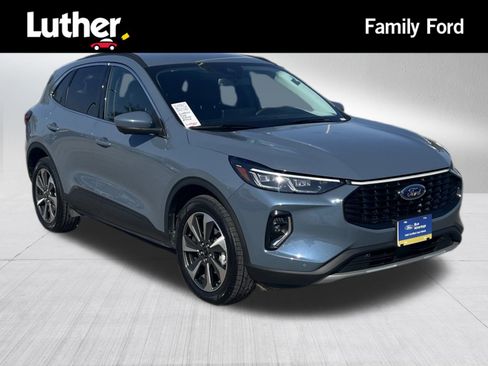 Certified 2023 Ford Escape Platinum w/ Class II Trailer Tow Package image 1