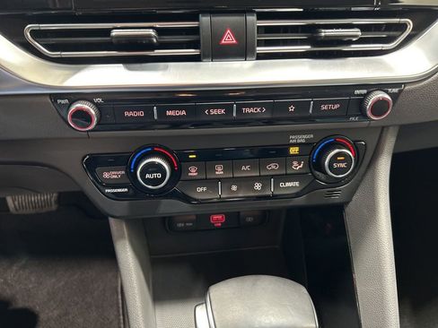 Used 2021 Kia Niro LXS image 21