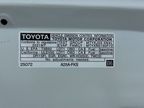 Used 2021 Toyota RAV4 Limited image 19