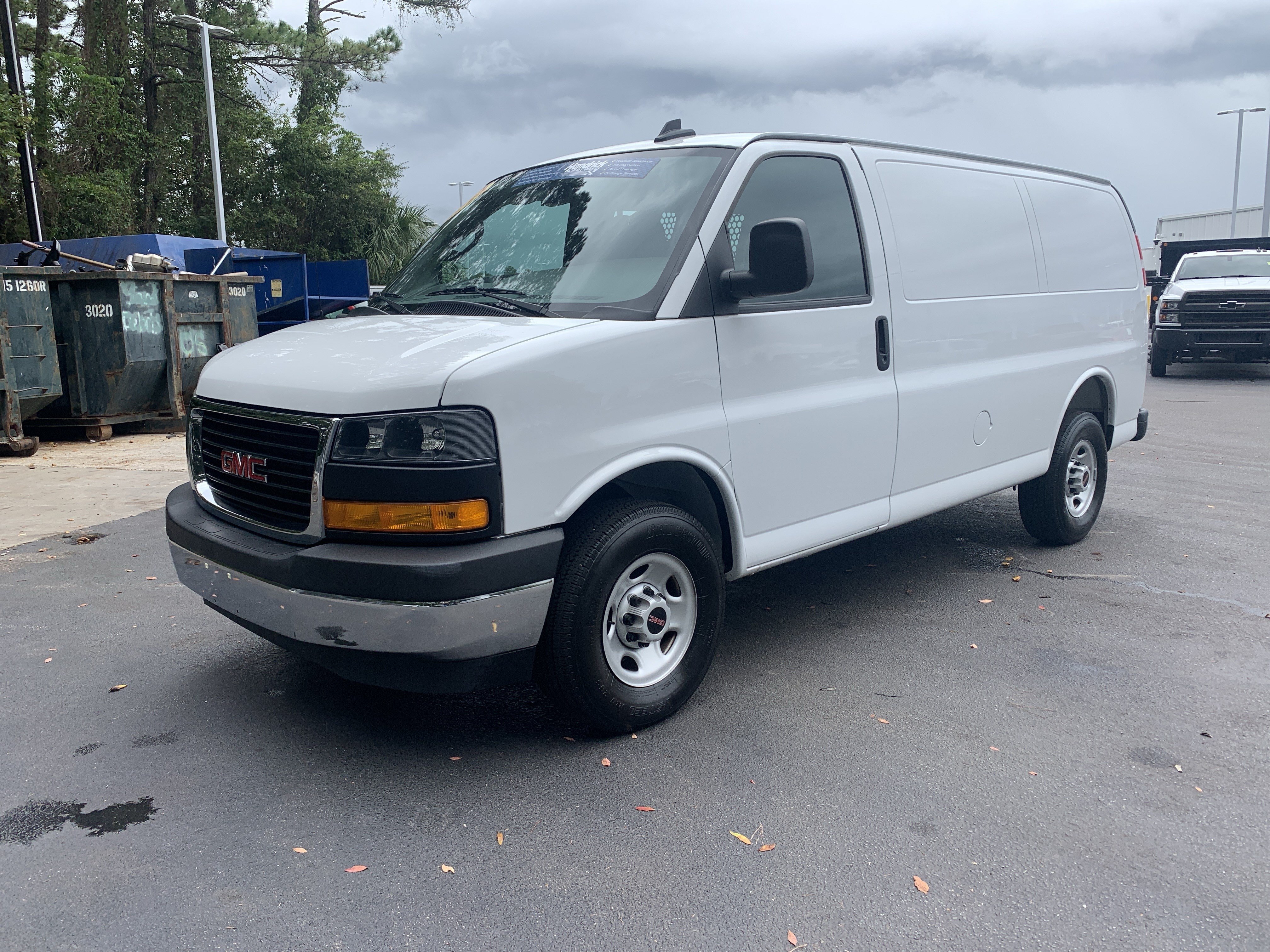 Used 2025 GMC Savana 2500 w/ Driver Convenience Package RWD image 5