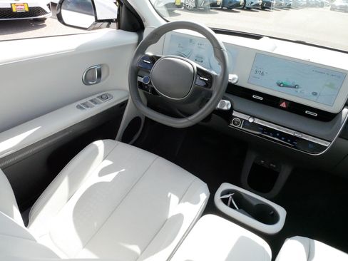 Used 2024 Hyundai Ioniq 5 Limited AWD/4WD image 9