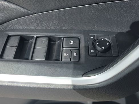 Used 2022 Toyota RAV4 LE image 17