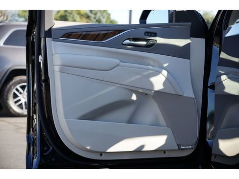 Used 2024 Cadillac Escalade Sport Platinum image 14