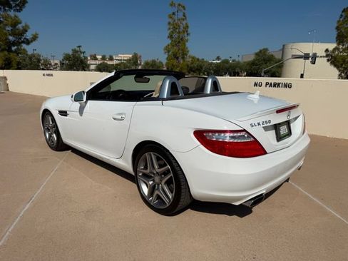 Used 2014 Mercedes-Benz SLK 250 w/ Premium Package image 8