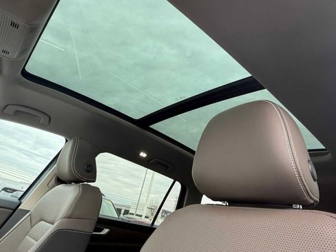 New 2026 Volkswagen Atlas SEL image 9