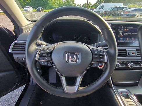 Used 2022 Honda Accord Touring image 18