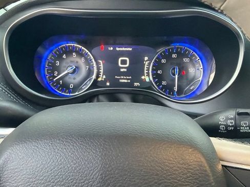Used 2020 Chrysler Pacifica Limited FWD image 7