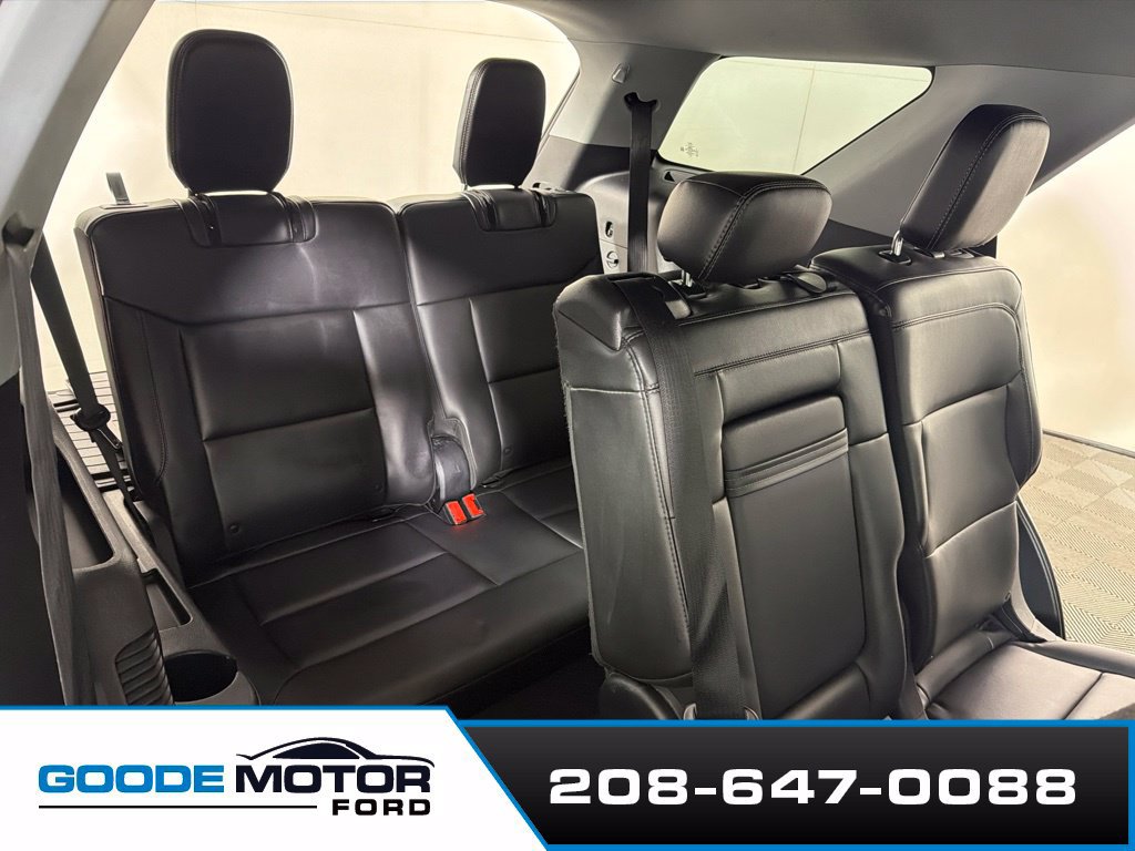 Used 2023 Ford Explorer XLT w/ Equipment Group 202A AWD/4WD image 22
