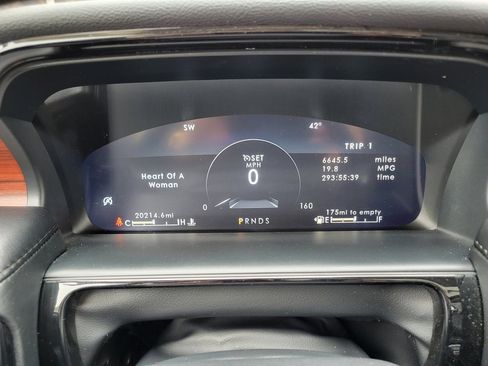 Certified 2023 Lincoln Nautilus Reserve image 29