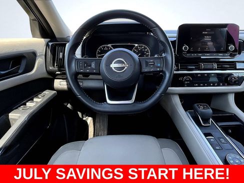 Used 2024 Nissan Pathfinder SV AWD/4WD image 11