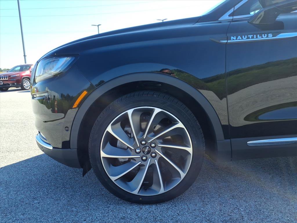 Used 2023 Lincoln Nautilus Reserve w/ Equipment Group 202A AWD/4WD image 5