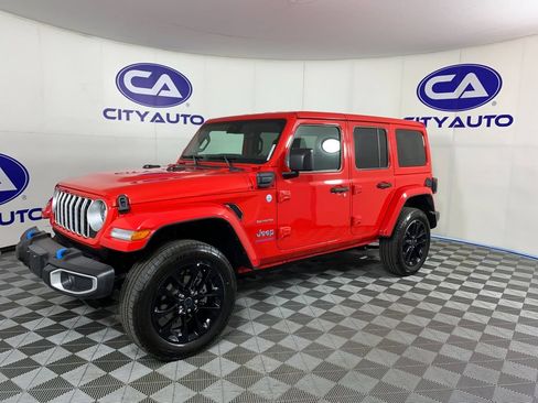 Used 2024 Jeep Wrangler Unlimited Sahara AWD/4WD image 7