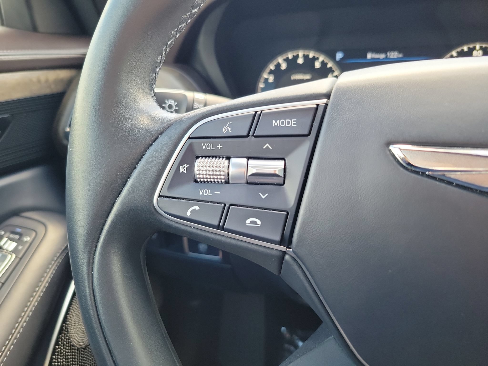 Used 2020 Genesis G90 3.3T Premium RWD image 24