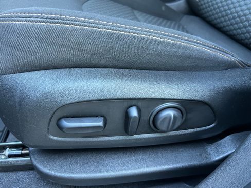 Used 2020 GMC Terrain SLE w/ Driver Convenience Package image 17