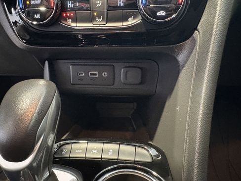 Used 2023 Buick Encore GX Essence w/ Experience Buick Package image 16