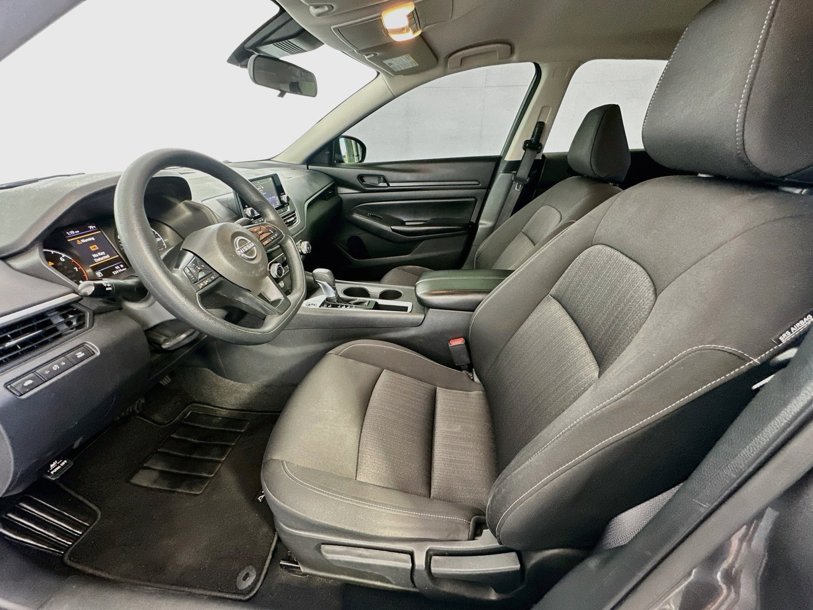 Used 2023 Nissan Altima 2.5 S FWD image 19