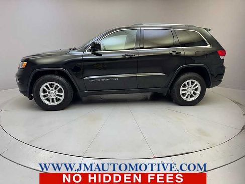 Used 2019 Jeep Grand Cherokee Laredo AWD/4WD image 2