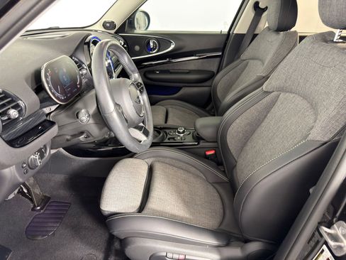 Used 2022 MINI Cooper Clubman S w/ Premium Package image 5