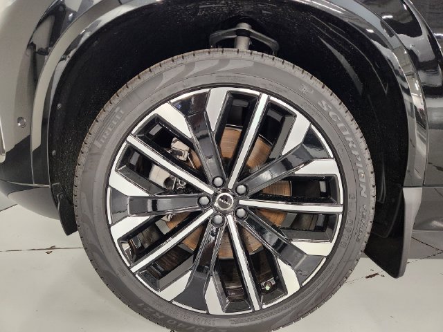 New 2026 Volvo XC90 T8 Plus w/ Protection Package Premier AWD/4WD image 8