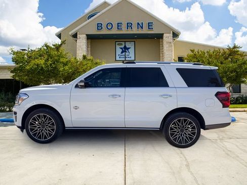 Used 2024 Ford Expedition King Ranch RWD image 2