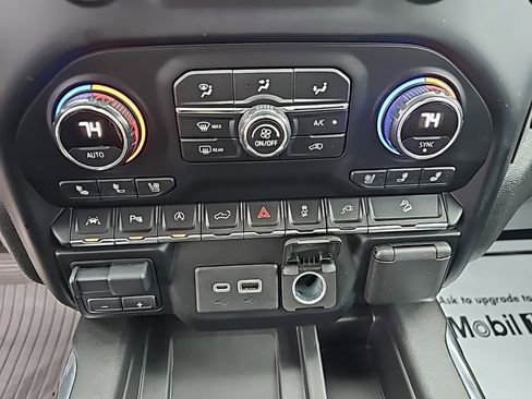 Used 2021 Chevrolet Silverado 1500 High Country image 25