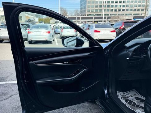 Used 2019 MAZDA MAZDA3 AWD Hatchback image 9