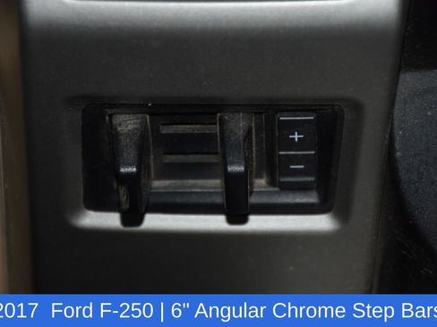 Used 2017 Ford F250 Lariat w/ Chrome Package image 24