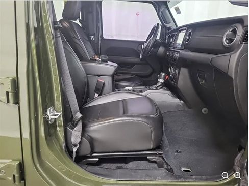 Used 2022 Jeep Gladiator Overland w/ Popular Equipment Package image 8