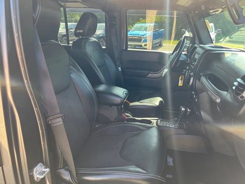 Used 2018 Jeep Wrangler Unlimited Sport AWD/4WD image 8