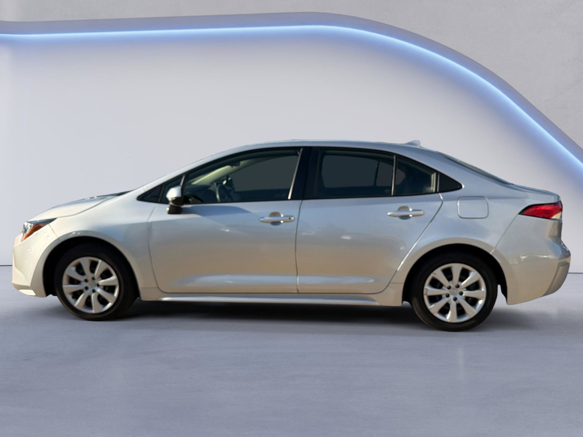 Used 2020 Toyota Corolla LE FWD image 9